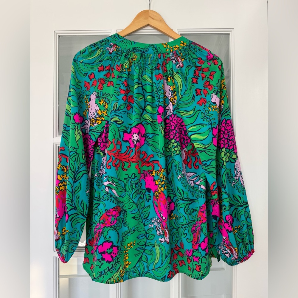 Lilly Pulitzer Elsa Silk Top Shake Your Tailfeather Pink Green Gold Size Small S - Picture 4 of 8
